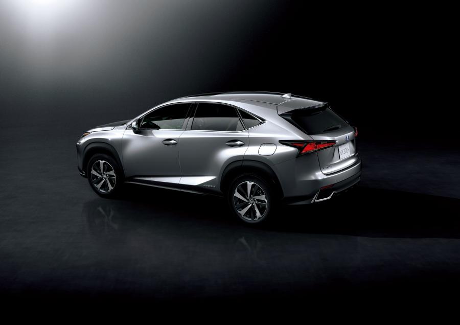 Lexus NX300h 2017 года  (JP) (фото 7 из 10)
